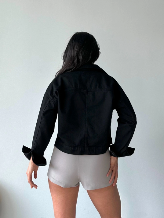 Çift cepli kol katlamalı süper taş enzim yıkamalı crop kot ceket siyah d2000 Çift cepli kol katlamalı süper taş enzim yıkamalı crop kot ceket siyah d2000