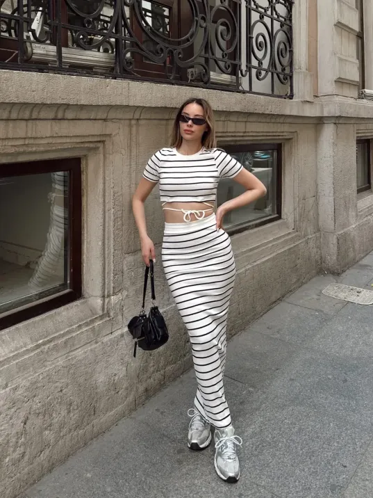 Çizgili Etekli Takım Beyaz S3609