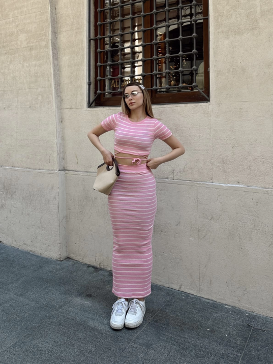 Çizgili etekli takım pembe s3609 Çizgili etekli takım pembe s3609