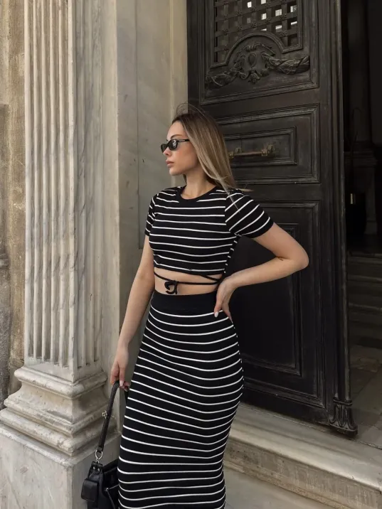 Çizgili Etekli Takım Siyah S3609