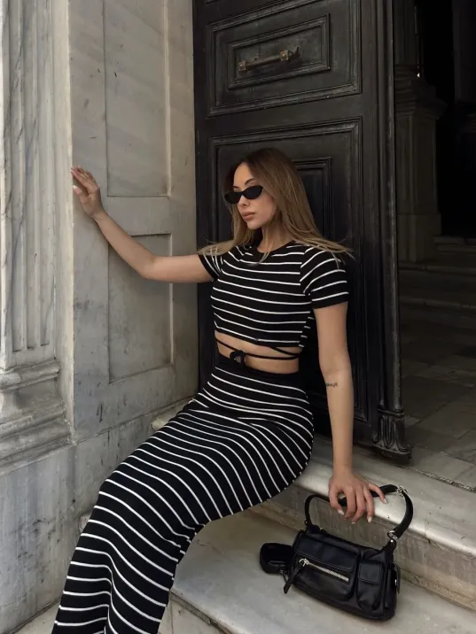 Çizgili Etekli Takım Siyah S3609