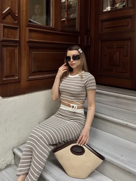 Çizgili Etekli Takım Vizon S3609