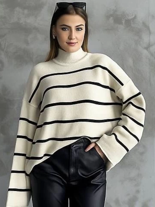 Çizgili ispanyol kol triko boğazlı kazak beyaz elf Çizgili ispanyol kol triko boğazlı kazak beyaz elf