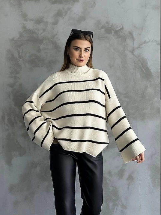 Çizgili ispanyol kol triko boğazlı kazak beyaz elf Çizgili ispanyol kol triko boğazlı kazak beyaz elf