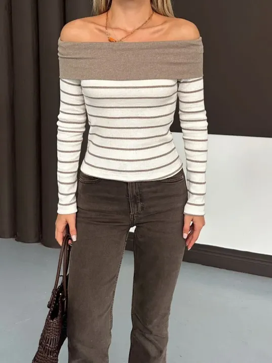 Çizgili Madonna Yaka Kaşkorse Bluz Bej A844 Çizgili Madonna Yaka Kaşkorse Bluz Bej A844