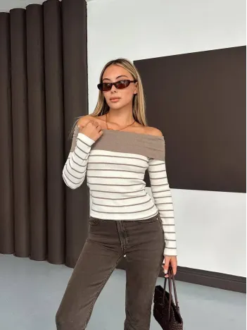 Çizgili Madonna Yaka Kaşkorse Bluz Bej A844 Çizgili Madonna Yaka Kaşkorse Bluz Bej A844