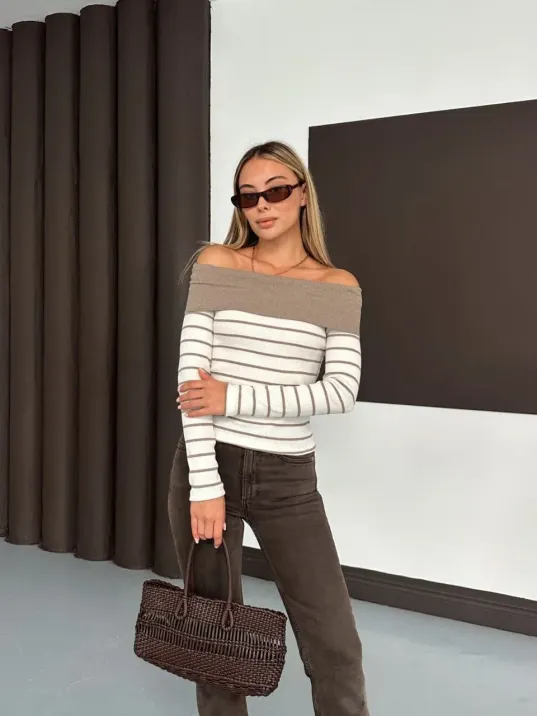 Çizgili Madonna Yaka Kaşkorse Bluz Bej A844 Çizgili Madonna Yaka Kaşkorse Bluz Bej A844