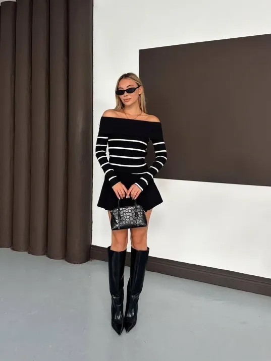 Çizgili Madonna Yaka Kaşkorse Bluz Siyah A844