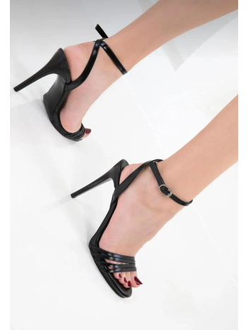 Coze Siyah Topuklu Ayakkabı Coze Siyah Topuklu Ayakkabı