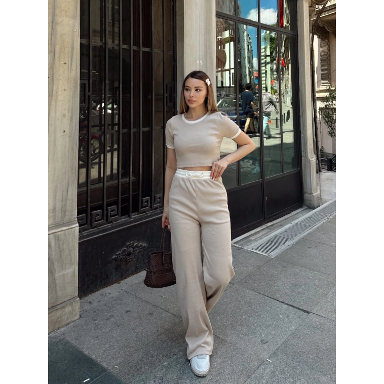 Crop pantolon biyeli takım bej Crop pantolon biyeli takım bej