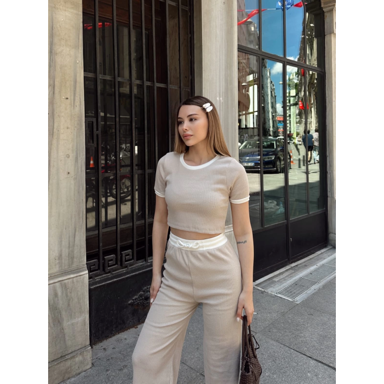 Crop pantolon biyeli takım bej Crop pantolon biyeli takım bej