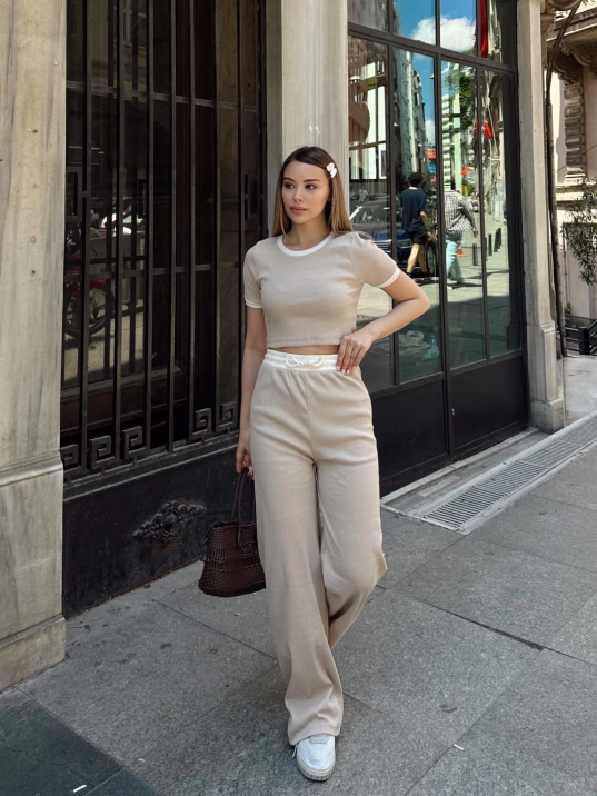 Crop pantolon biyeli takım bej Crop pantolon biyeli takım bej