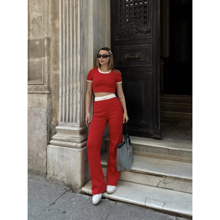 Crop pantolon biyeli takım kırmızı Crop pantolon biyeli takım kırmızı