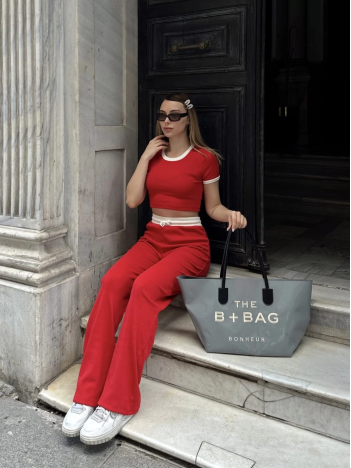 Crop pantolon biyeli takım kırmızı Crop pantolon biyeli takım kırmızı