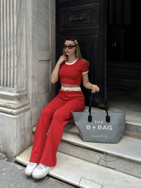 Crop pantolon biyeli takım kırmızı Crop pantolon biyeli takım kırmızı