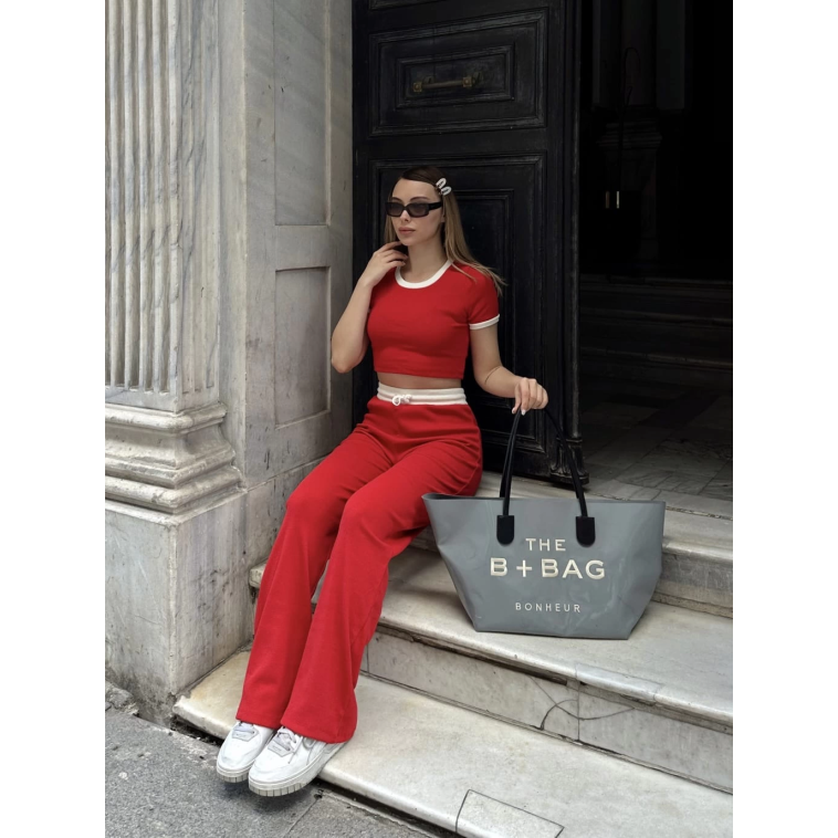 Crop pantolon biyeli takım kırmızı Crop pantolon biyeli takım kırmızı