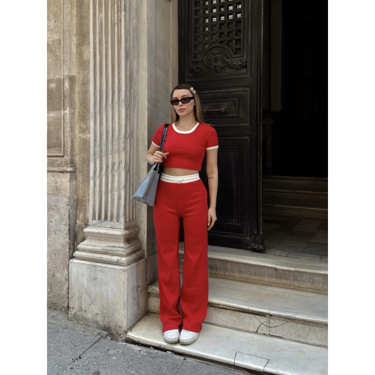 Crop pantolon biyeli takım kırmızı Crop pantolon biyeli takım kırmızı