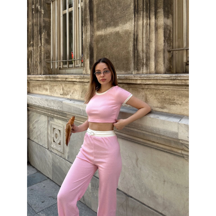 Crop pantolon biyeli takım pembe Crop pantolon biyeli takım pembe