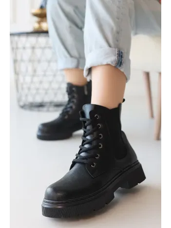 Daum Siyah Cilt Bağcıklı Bot