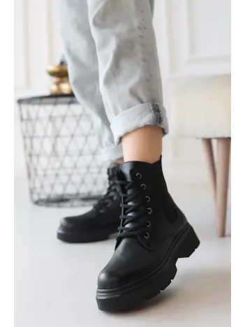 Daum Siyah Cilt Bağcıklı Bot Daum Siyah Cilt Bağcıklı Bot