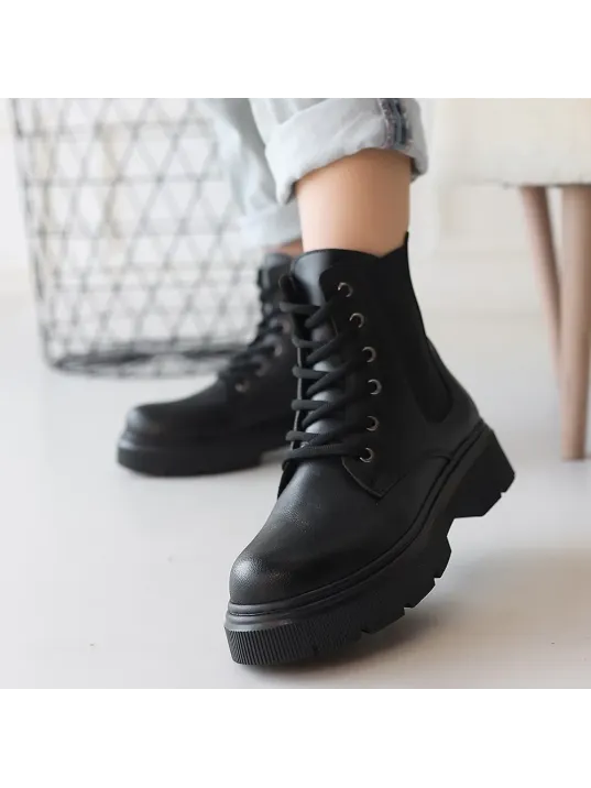 Daum Siyah Cilt Bağcıklı Bot Daum Siyah Cilt Bağcıklı Bot