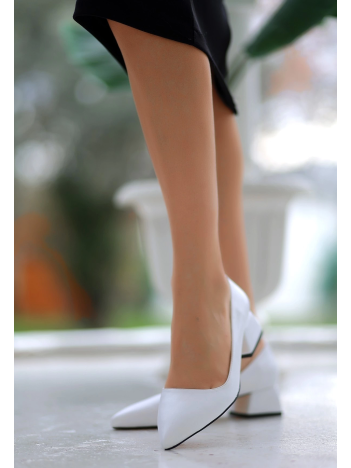 Desniy Beyaz Cilt Topuklu Ayakkabı Desniy Beyaz Cilt Topuklu Ayakkabı