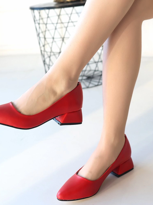 Desniy Kırmızı Cilt Topuklu Ayakkabı Desniy Kırmızı Cilt Topuklu Ayakkabı