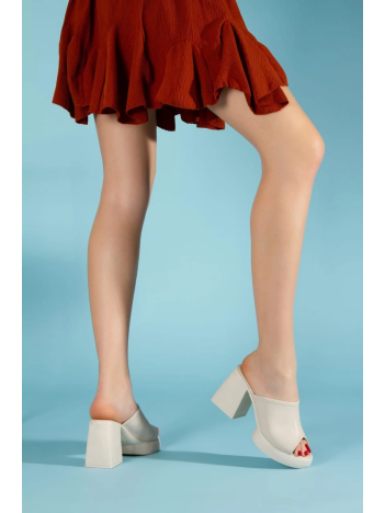 Diar Bej Cilt Topuklu Terlik Diar Bej Cilt Topuklu Terlik