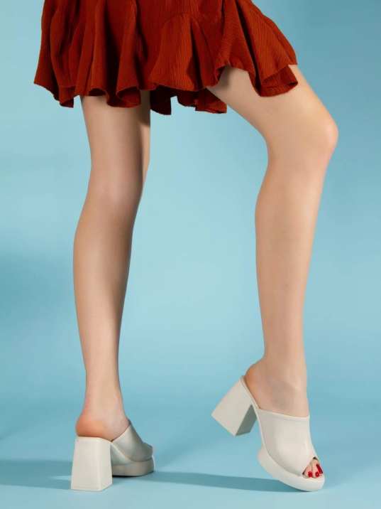 Diar Bej Cilt Topuklu Terlik Diar Bej Cilt Topuklu Terlik