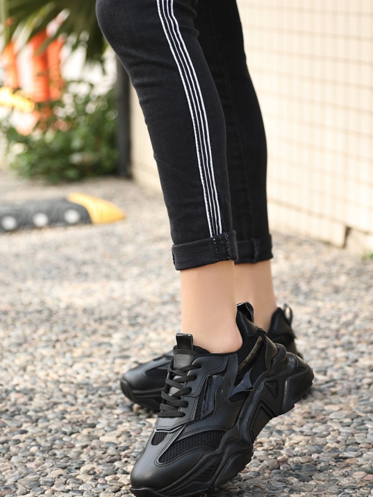 Dica Siyah Cilt Bağcıklı Spor Ayakkabı Dica Siyah Cilt Bağcıklı Spor Ayakkabı