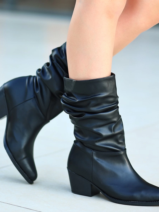 Yior Siyah Cilt Topuklu Bot