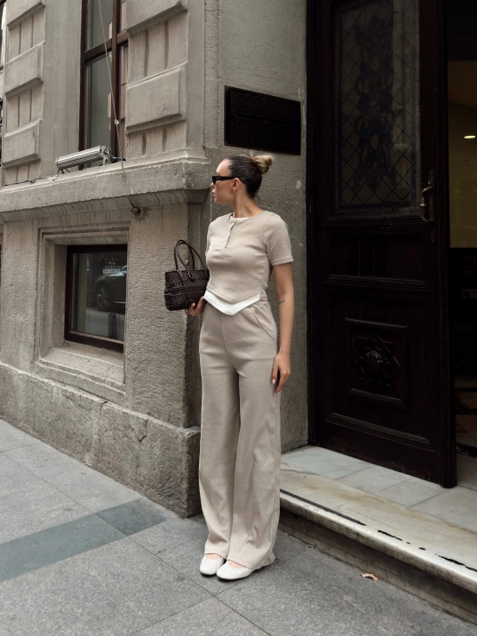 Düğme yakalı bej alt üst takım s3943