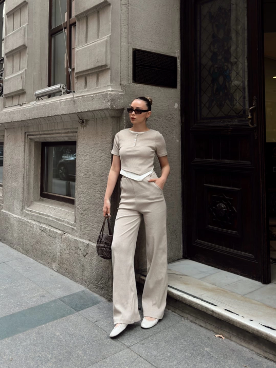 Düğme yakalı bej alt üst takım s3943