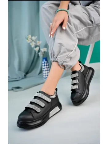 Elika Siyah Cilt Cırt Cırtlı Spor Ayakkabı Elika Siyah Cilt Cırt Cırtlı Spor Ayakkabı