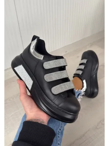 Elika Siyah Cilt Simli Cırt Cırtlı Spor Ayakkabı Elika Siyah Cilt Simli Cırt Cırtlı Spor Ayakkabı