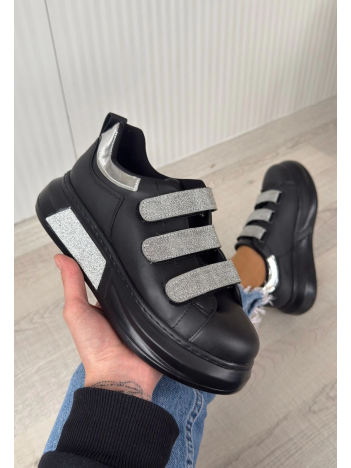 Elika Siyah Cilt Simli Cırt Cırtlı Spor Ayakkabı Elika Siyah Cilt Simli Cırt Cırtlı Spor Ayakkabı