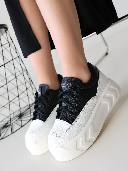 Emwa Siyah Cilt Bağcıklı Spor Ayakkabı Emwa Siyah Cilt Bağcıklı Spor Ayakkabı