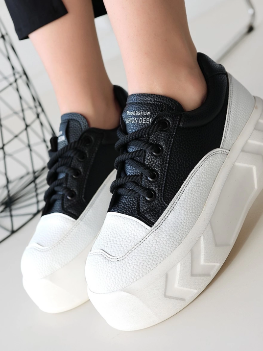 Emwa Siyah Cilt Bağcıklı Spor Ayakkabı Emwa Siyah Cilt Bağcıklı Spor Ayakkabı