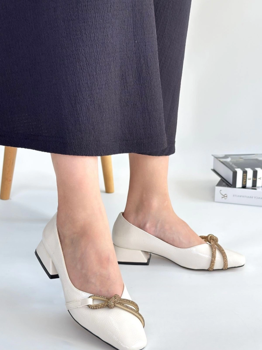 Estay Ten Rugan Topuklu Ayakkabı Estay Ten Rugan Topuklu Ayakkabı