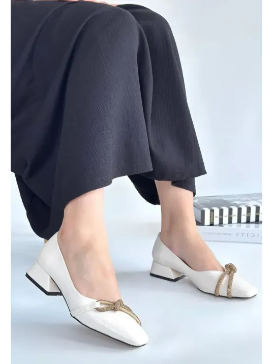 Estay Ten Rugan Topuklu Ayakkabı Estay Ten Rugan Topuklu Ayakkabı