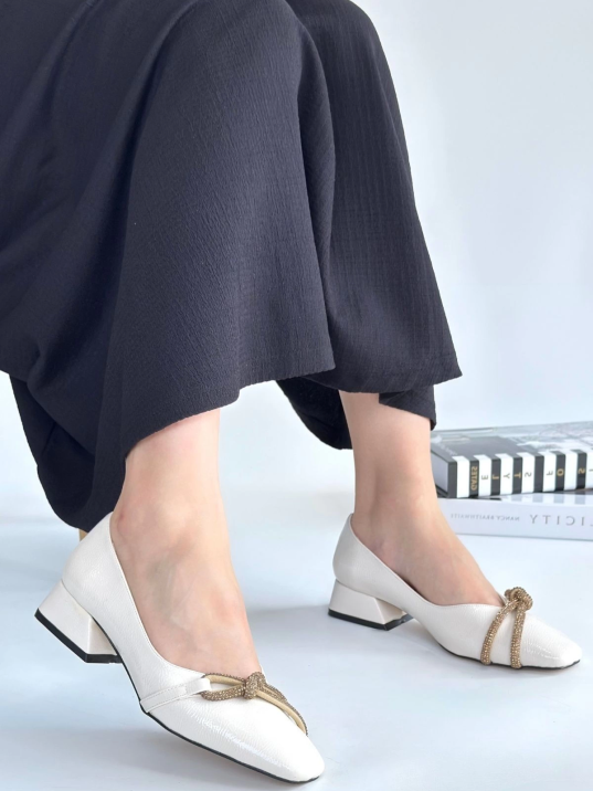 Estay Ten Rugan Topuklu Ayakkabı Estay Ten Rugan Topuklu Ayakkabı