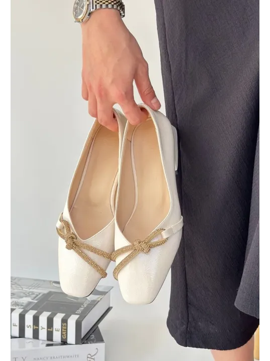 Estay Ten Rugan Topuklu Ayakkabı Estay Ten Rugan Topuklu Ayakkabı