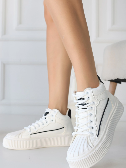 Estim Beyaz Cilt Siyah Detaylı Bağcıklı Spor Ayakkabı Estim Beyaz Cilt Siyah Detaylı Bağcıklı Spor Ayakkabı