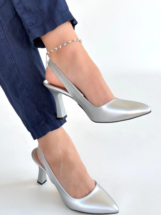 Feey Gümüş Cilt Topuklu Ayakkabı Feey Gümüş Cilt Topuklu Ayakkabı