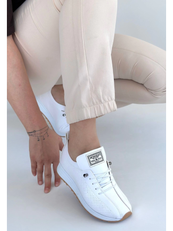 Fiert Beyaz Cilt Bağcıklı Spor Ayakkabı Fiert Beyaz Cilt Bağcıklı Spor Ayakkabı
