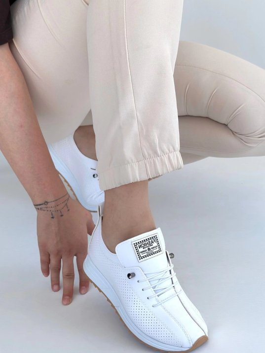 Fiert Beyaz Cilt Bağcıklı Spor Ayakkabı Fiert Beyaz Cilt Bağcıklı Spor Ayakkabı