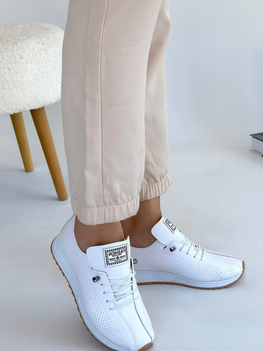 Fiert Beyaz Cilt Bağcıklı Spor Ayakkabı Fiert Beyaz Cilt Bağcıklı Spor Ayakkabı