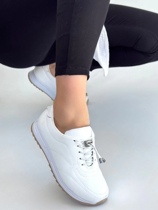 Finna Beyaz Cilt Bağcıklı Spor Ayakkabı Finna Beyaz Cilt Bağcıklı Spor Ayakkabı