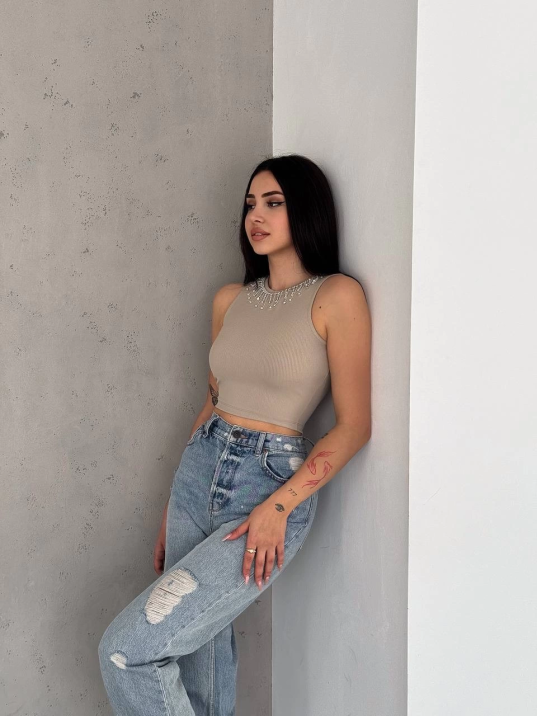 fitilli kaşkorse yakası zincirli atlet vizon fitilli kaşkorse yakası zincirli atlet vizon