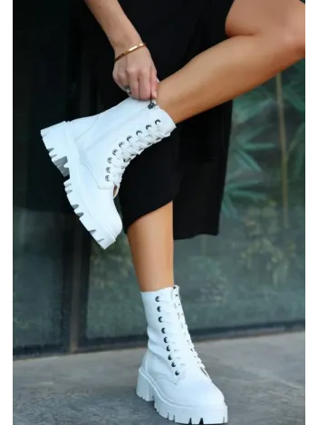 Flona Beyaz Cilt Bağcıklı Bot